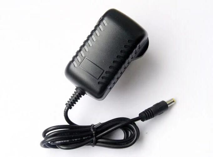 Fonte de alimentação AC DC 9v regulamentada pela UE 1A 2A 24w 2000ma 12v PSU